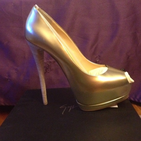 SOLD - Silver Giuseppe Zanotti Pumps
