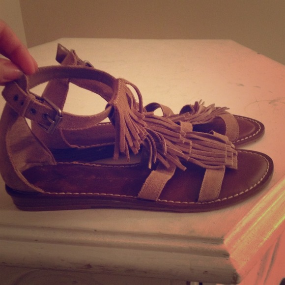 AE Tan Fringe Sandals