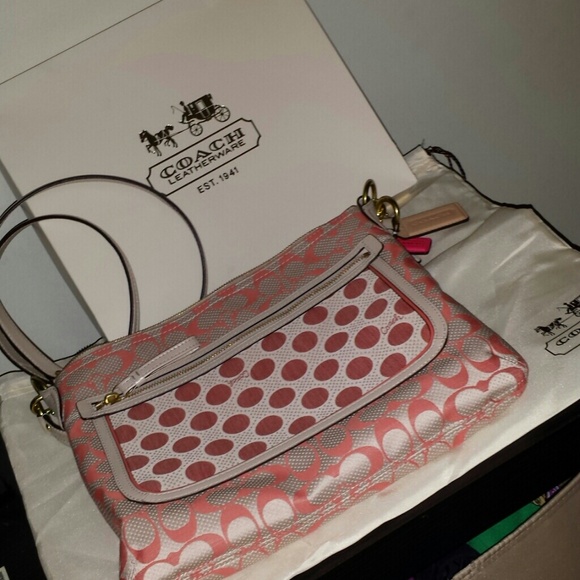 ORIGINAL NEW COACH PURSE!!!