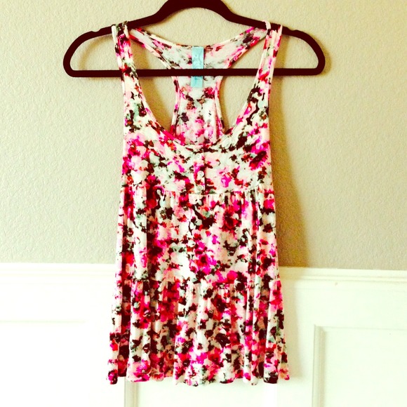 ❌SOLD❌Floral Tank