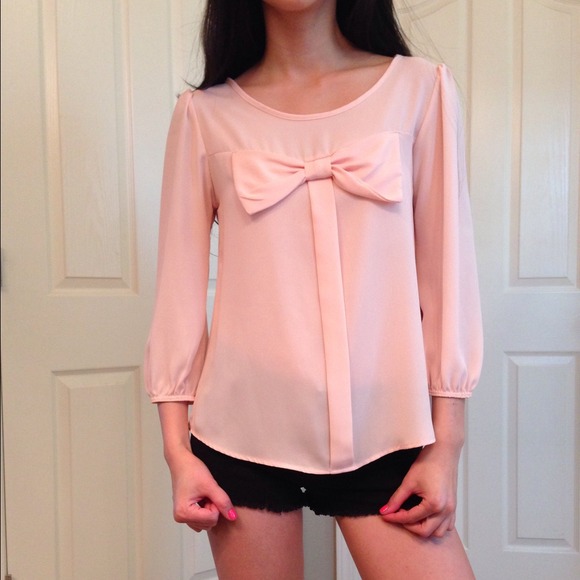 ❌SOLD❌Light Pink Bow Top