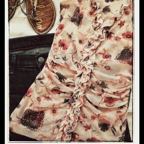 Sweet Pea Tops - SOLD IN BUNDLE   HOST PICK x 3 Sweet Summer top!