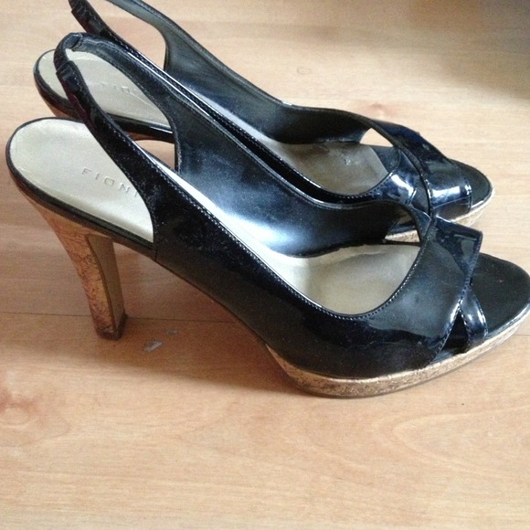 Heels - Picture 3 of 4