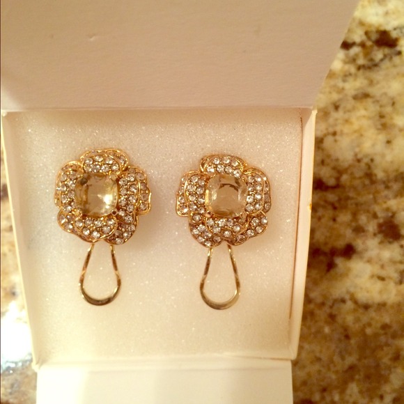 Stella and Dot Pave' Flower Earrings