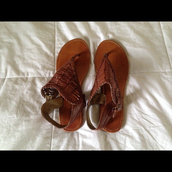 🌼SOLD🌼 O'NEILL sandals - Picture 2 of 3