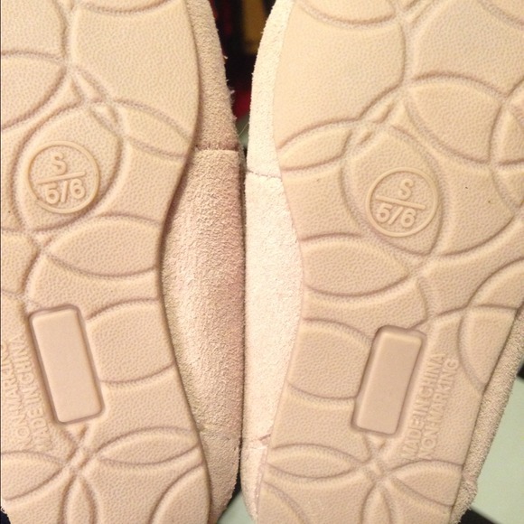 🚫SOLD🚫 Little girl shoes size 5/6 - Picture 2 of 4