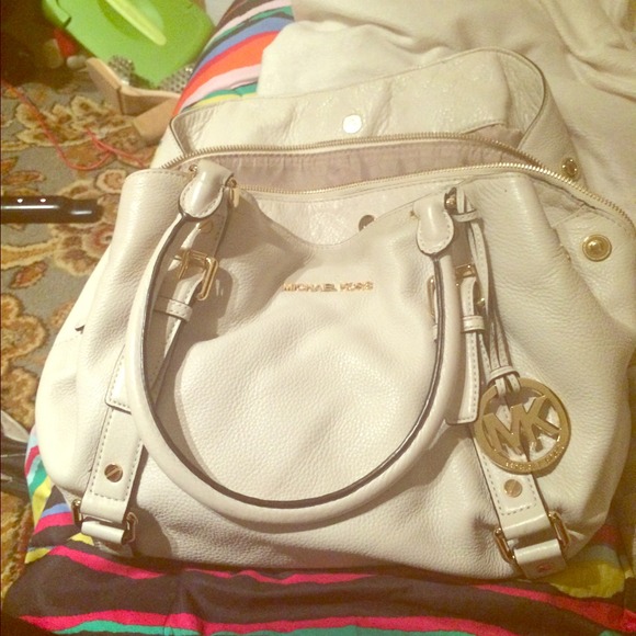 Michael kor very nice authentic purse - Picture 1 of 3