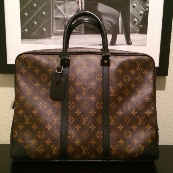 🎉SOLD!🎉 Louis Vuitton Porte Documents Voyage