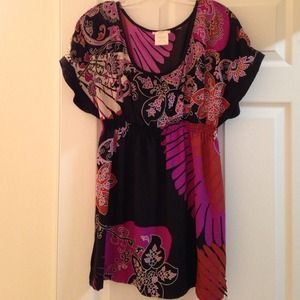 2 patterned tunic tops & bracelet