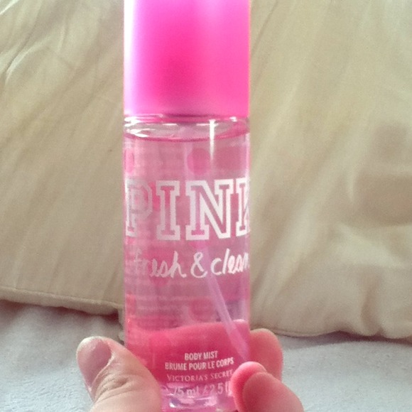 Travel size PINK Fresh & Clean spray!