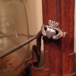 Vintage 925 child's Claddagh ring