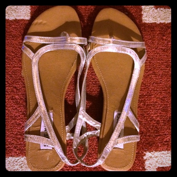 💥SOLD💥Steve Madden Silver Sandals