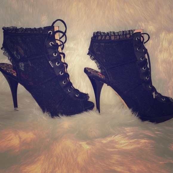 Betsey Johnson Lace booties