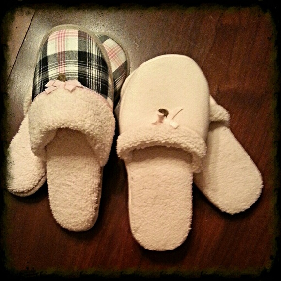 2 pairs of Victoria's Secret slippers