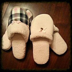 2 pairs of Victoria's Secret slippers