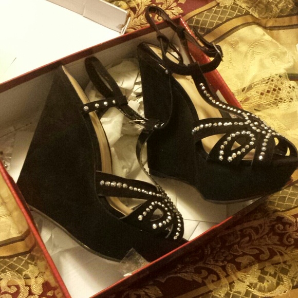 Cute wedges!!! - Picture 2 of 4