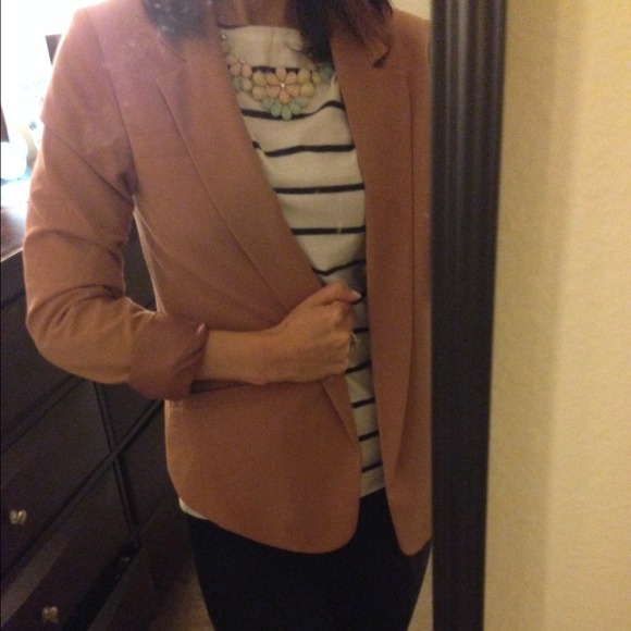 **TRADED** Champagne-colored F21 blazer - Picture 3 of 4