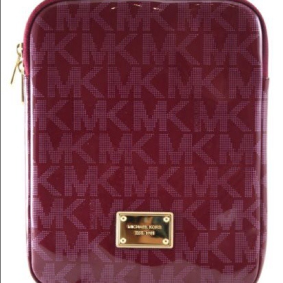 💯% Michael Kors Patent iPad Case in Peony