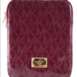 💯% Michael Kors Patent iPad Case in Peony