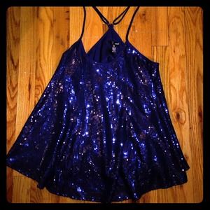 NWT 🎉🎉 Navy Sequin Top 🎉🎉