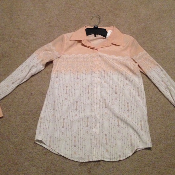 ❌BUNDLE WITH BLUE HEART SHIRT❌Lauren Conrad top