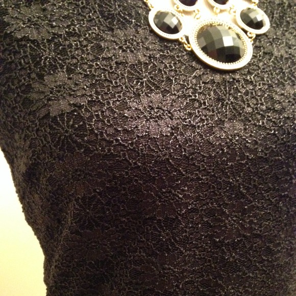 Offers welcome! ✨ Black lace BR top - Picture 3 of 4