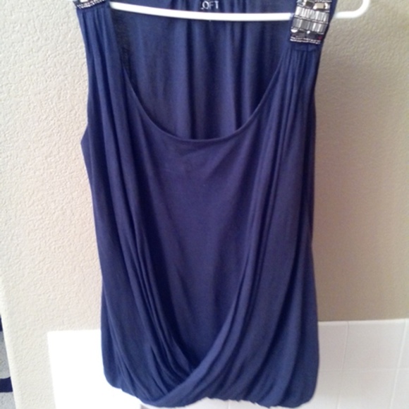 SOLD IN BUNDLE! - Picture 2 of 4