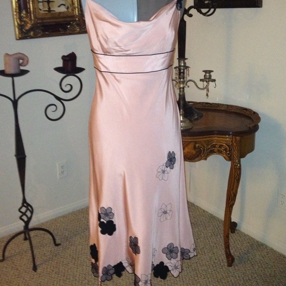 Dress - Picture 3 of 3