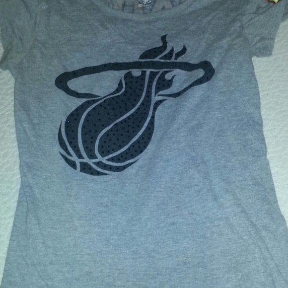 A Miami heat fan shirt - Picture 1 of 2