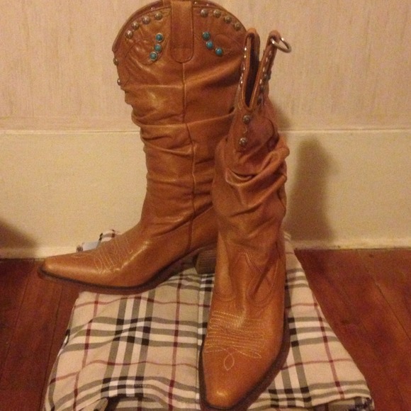 ⬇Steve  Madden cowboy boots⬇ Markdown!!