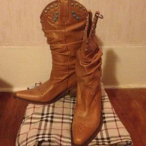 ⬇Steve  Madden cowboy boots⬇ Markdown!!