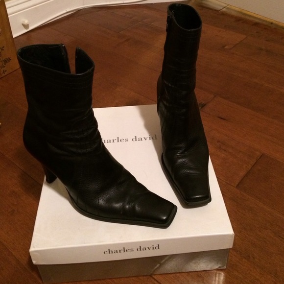 Charles David black ankle boot - Picture 2 of 3