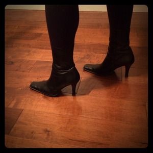 Charles David black ankle boot