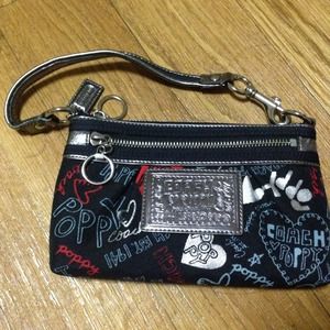 🚫Sold🚫Authentic Coach poppy wristlet