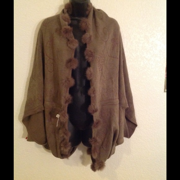 Brown Pom Pom poncho