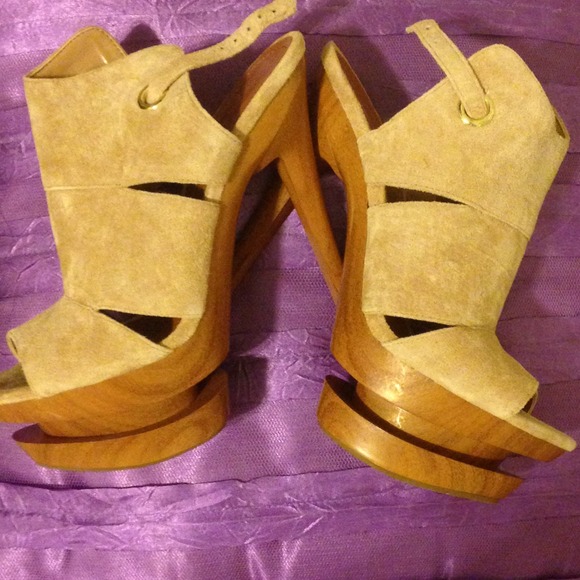 Jessica Simpson cat, camel velvet sued, 7.5, NWT