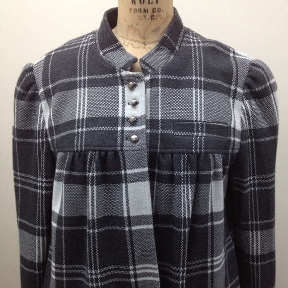 Nice grey, black and white plaid blazer