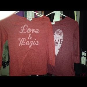 2 cute Old Navy quarter length sleeve tops LOVE xs