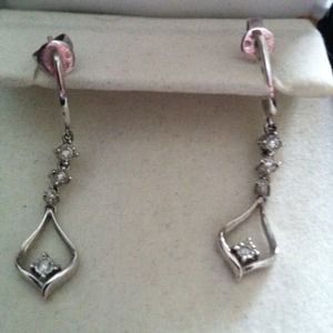 **SOLD** Kay Jewelers -Diamond Drop Earrings