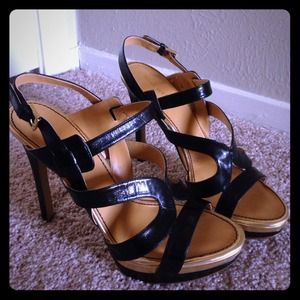 Nine West black/gold heel sandals
