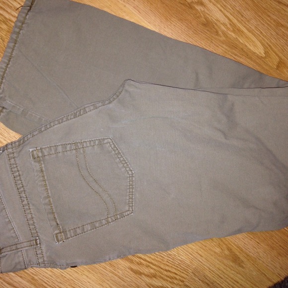 Khaki jeans