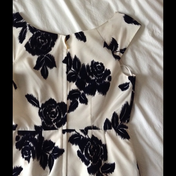 $$ Reduced!! $$ Kate Spade Textured Rosette Dress - Picture 4 of 4