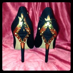 Black velvet Samuel Edelman with gold bow tie!