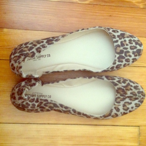 Leopard print flats