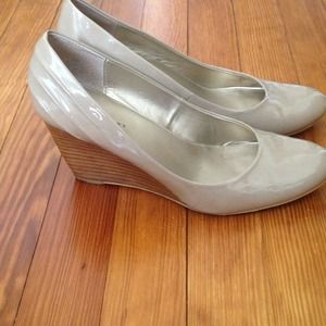 Bandolino patent leather wedges.