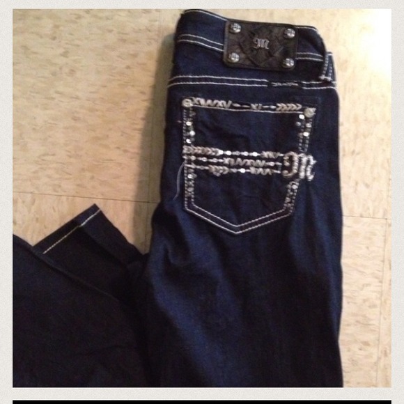 LIKE NEW Miss Me Size 28 Easy Skinny