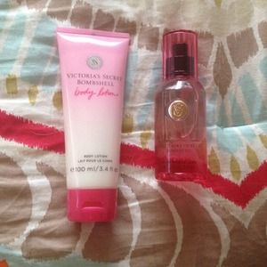 Victoria's Secret Bombshell lotion and spray set