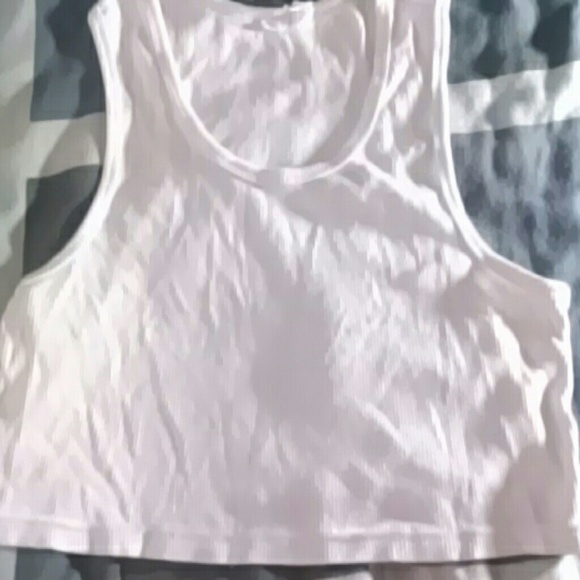 White ribbed crop top shirt size med