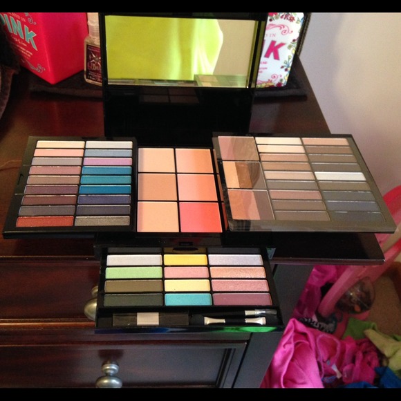 makeup kit - Picture 4 of 4