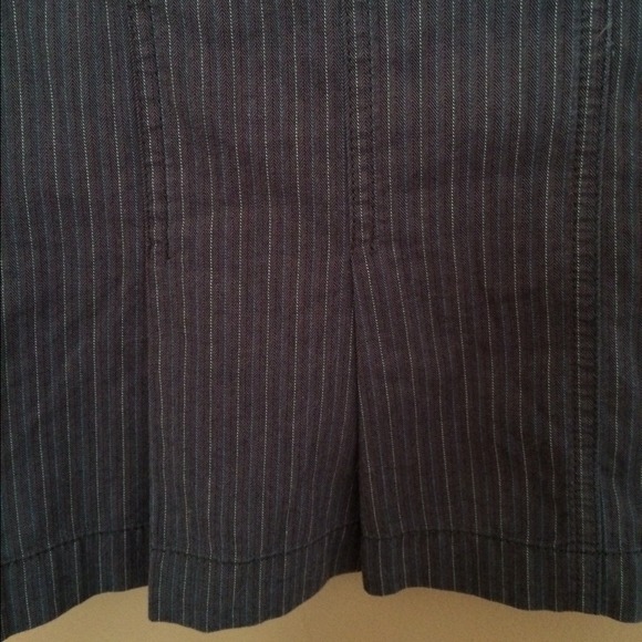 🎉Host Pick 4/16/14 🎉Gray pin stripe skirt - Picture 3 of 3